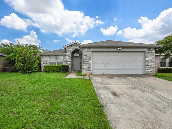 1604 Green Hill Drive, Arlington, TX 76014