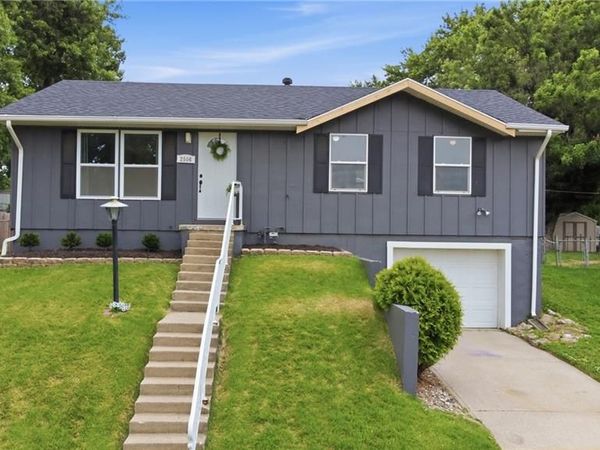 2506 College Lane, St Joseph, MO 64503