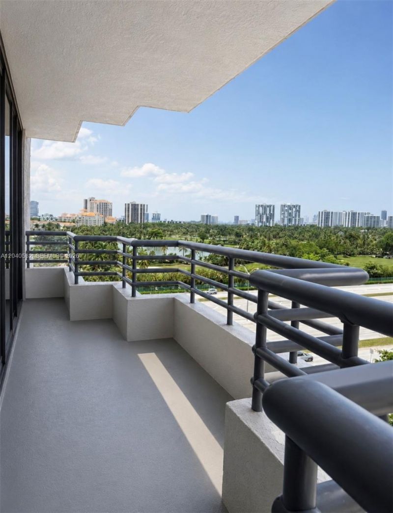 3300 NE 191st St, Unit 907, Aventura, FL 33180 Photo