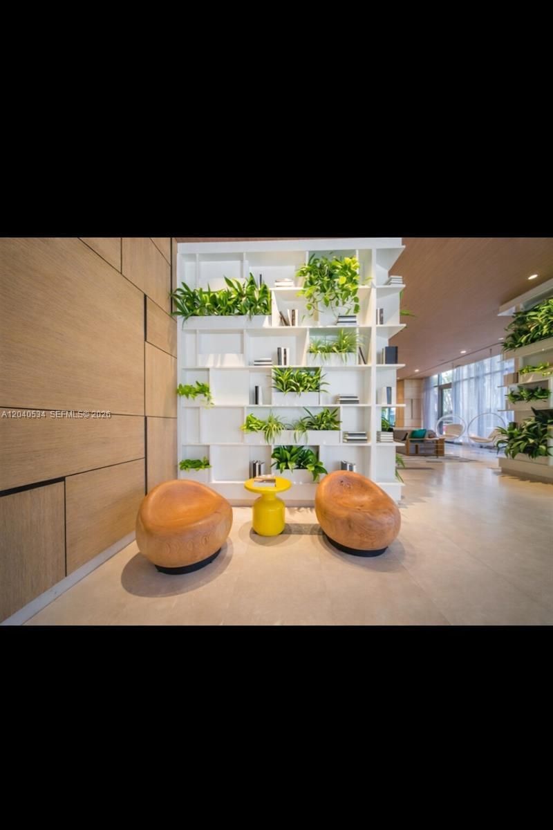 45 SW 9th St, Unit 1004, Miami, FL 33130 Photo