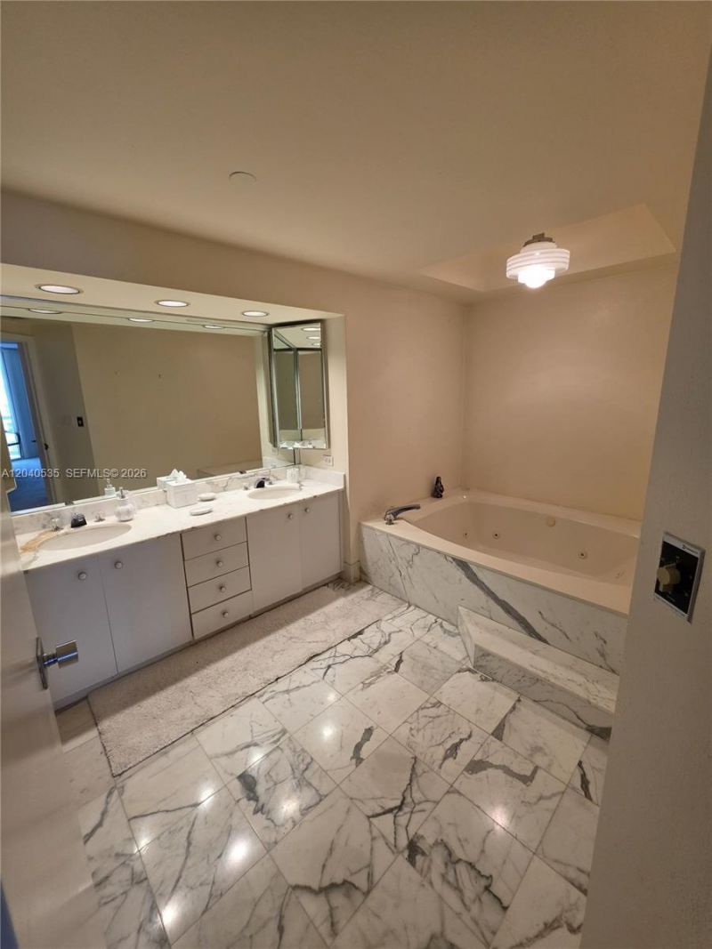 20191 E Country Club Dr , Unit 1805, Aventura, FL 33180 Photo