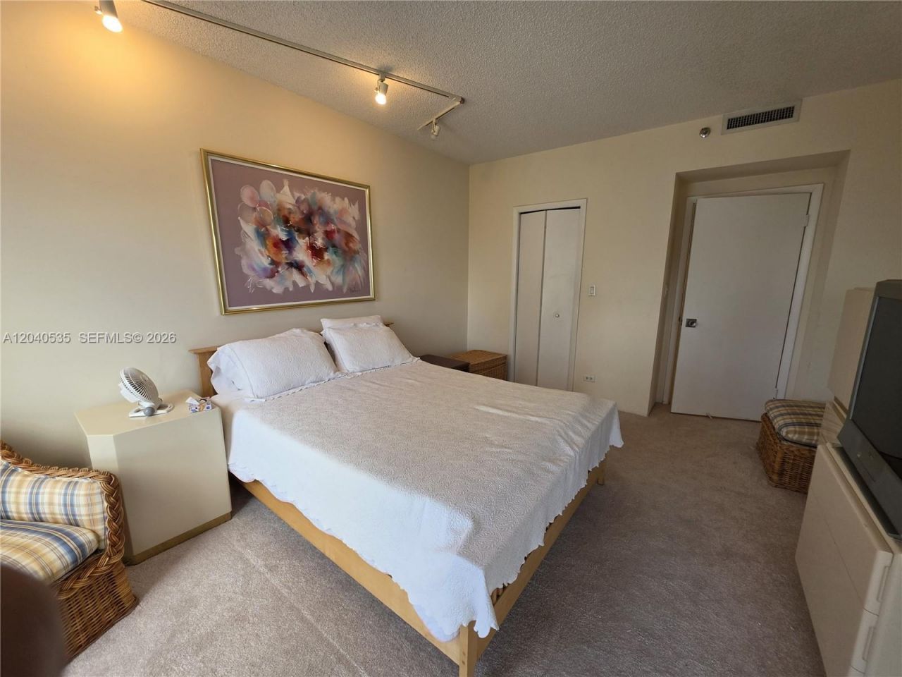 20191 E Country Club Dr , Unit 1805, Aventura, FL 33180 Photo