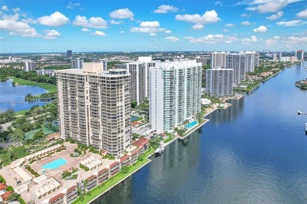 20191 E Country Club Dr , Unit 1805, Aventura, FL 33180 Photo