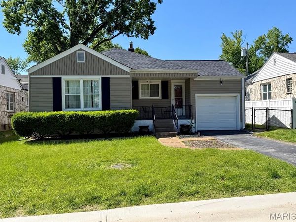 8726 Keystone Drive , Brentwood, MO 63144
