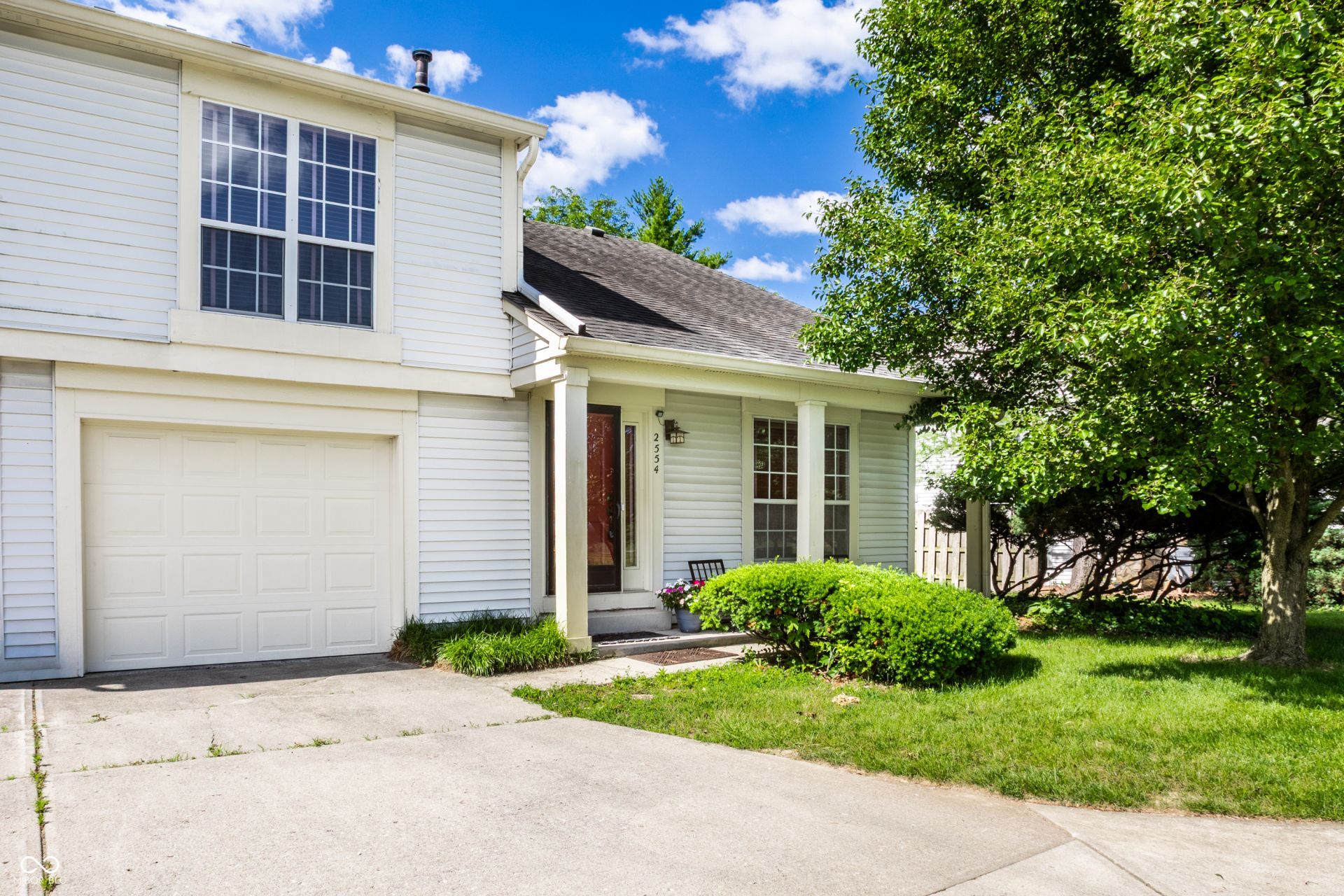 2554 Chaseway Court, Indianapolis, IN 46268 Main Photo