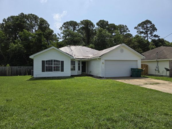74 Stowe Road, Mary Esther, FL 32569