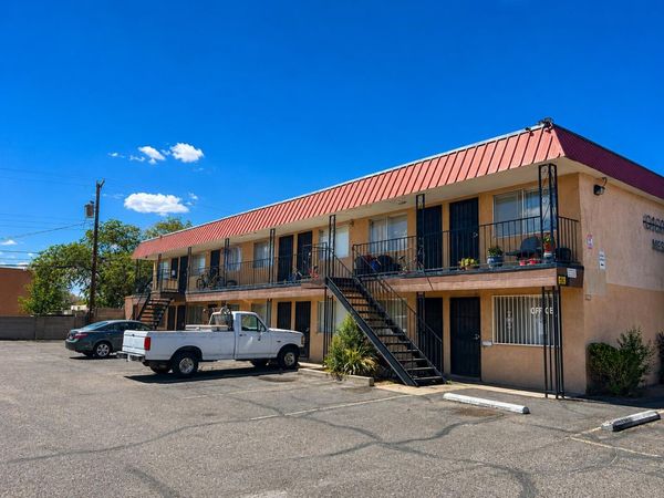 613 Mesilla Street SE, Albuquerque, NM 87108