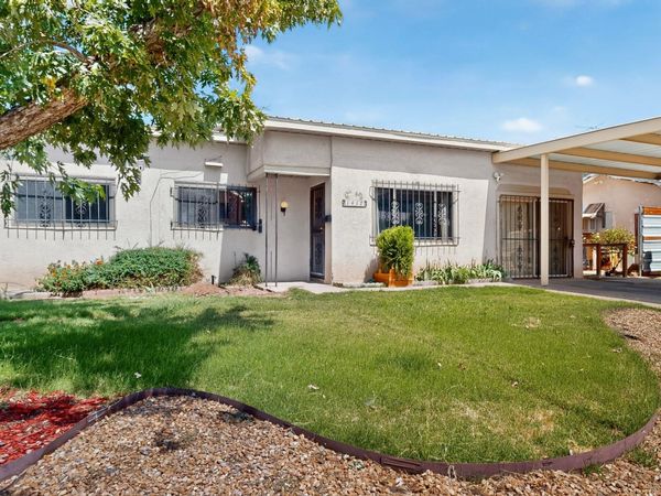 1417 Espejo Street NE, Albuquerque, NM 87112