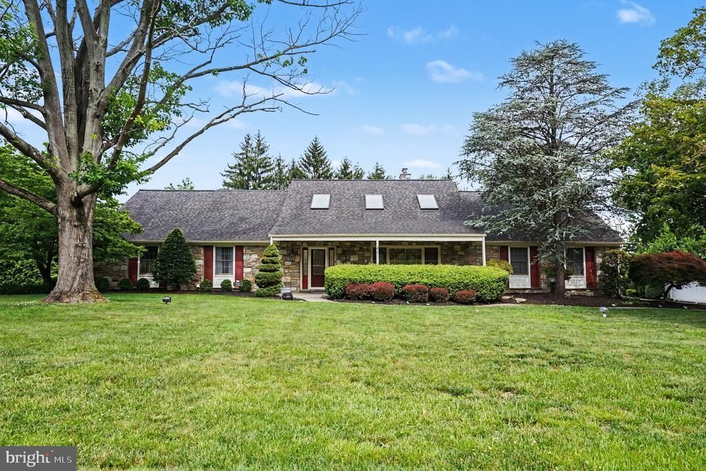 3015 OAK DRIVE, NORRISTOWN, PA 19401