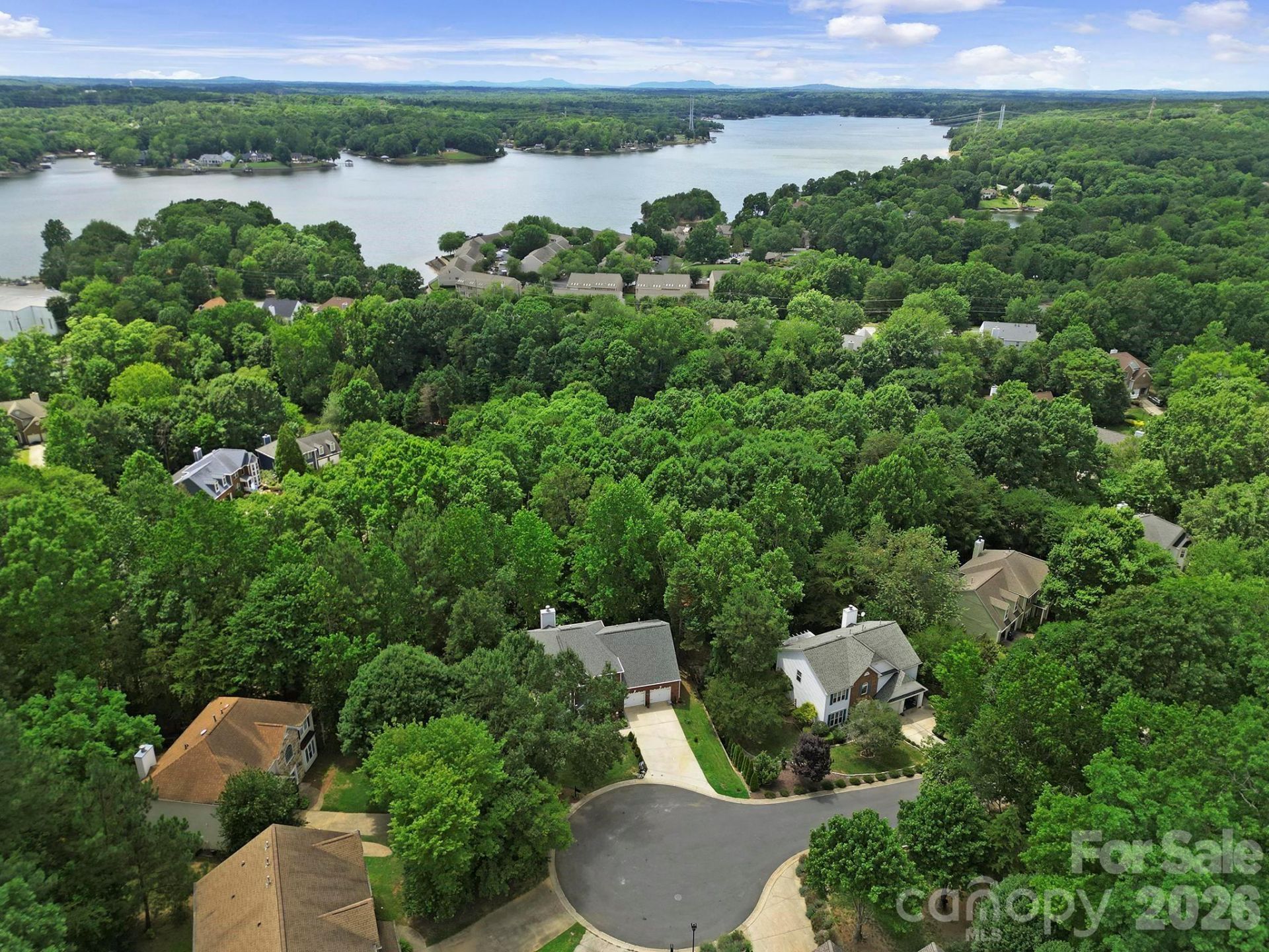 14338 Crown Harbor Drive, Charlotte, NC 28278 Main Photo