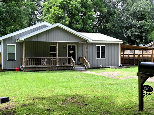 2615 Mount Carmel Ave., Prentiss, MS 39474