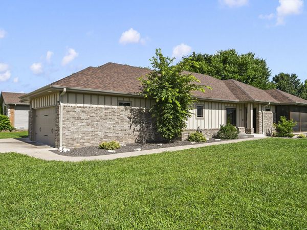 3193 W Grandview Street , Springfield, MO 65803