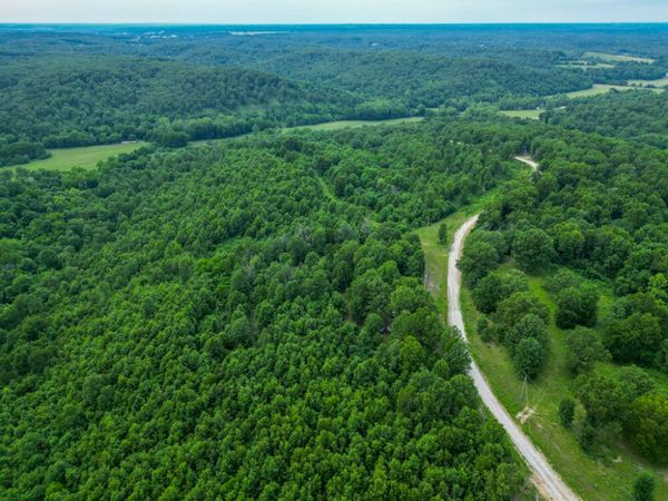 000 White Oak Road, Tunas, MO 65764