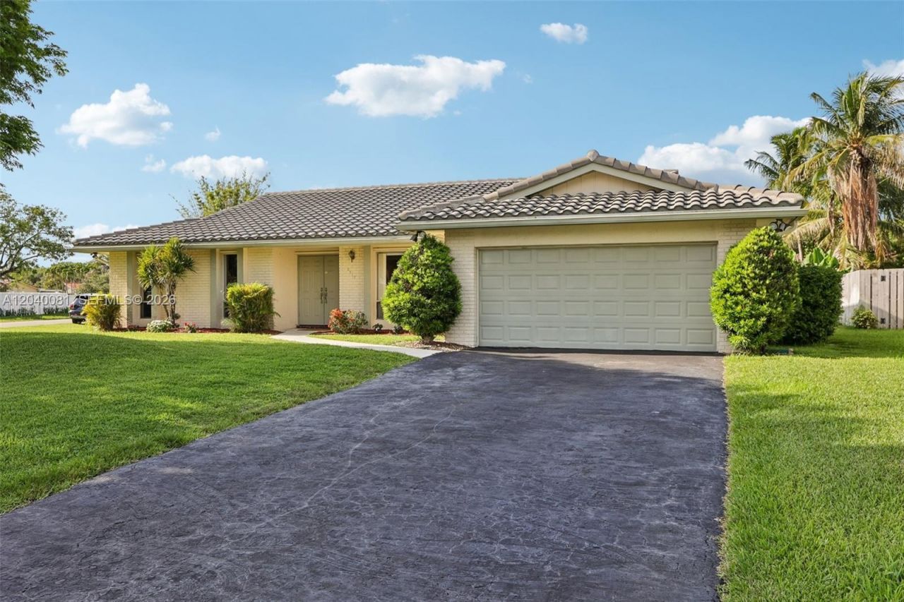 2518 NW 121st Dr, Coral Springs, FL 33065 Photo