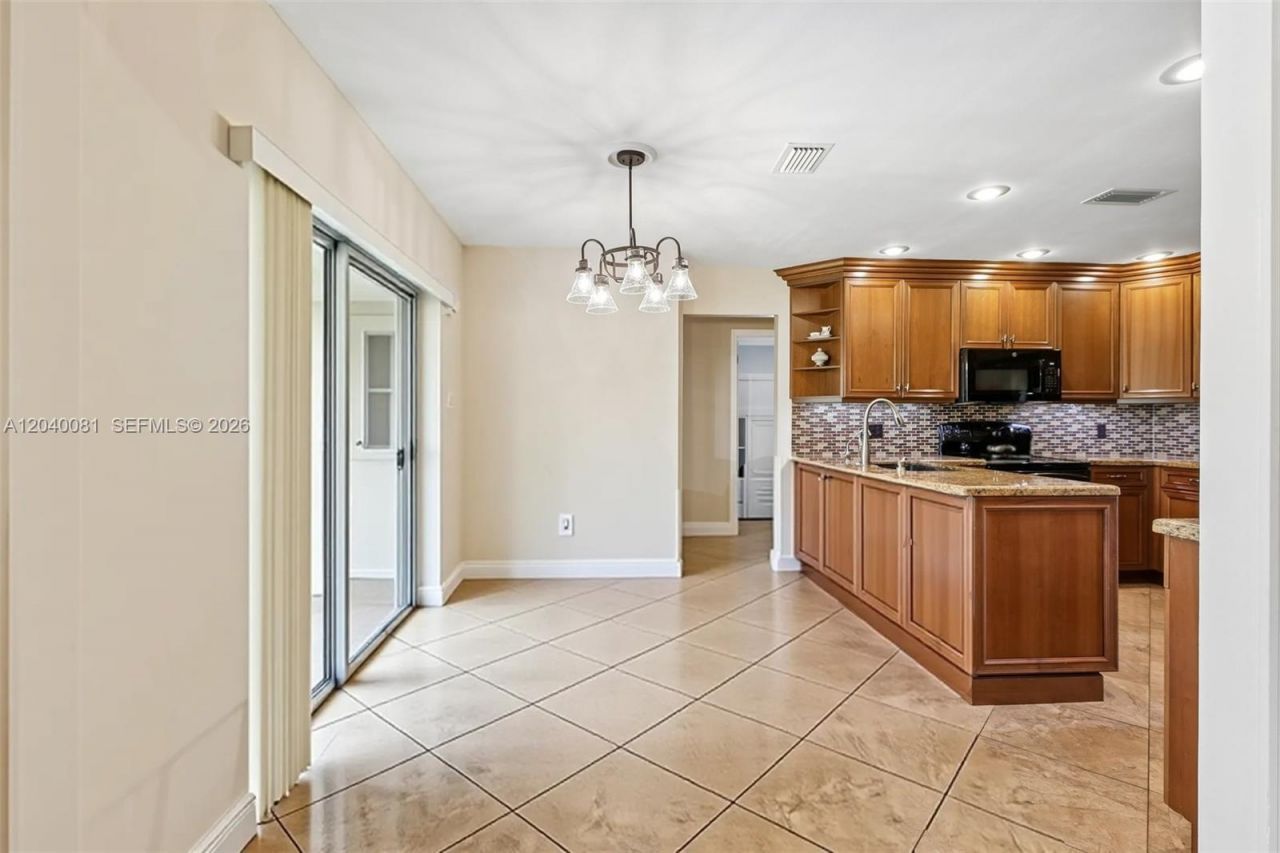 2518 NW 121st Dr, Coral Springs, FL 33065 Photo