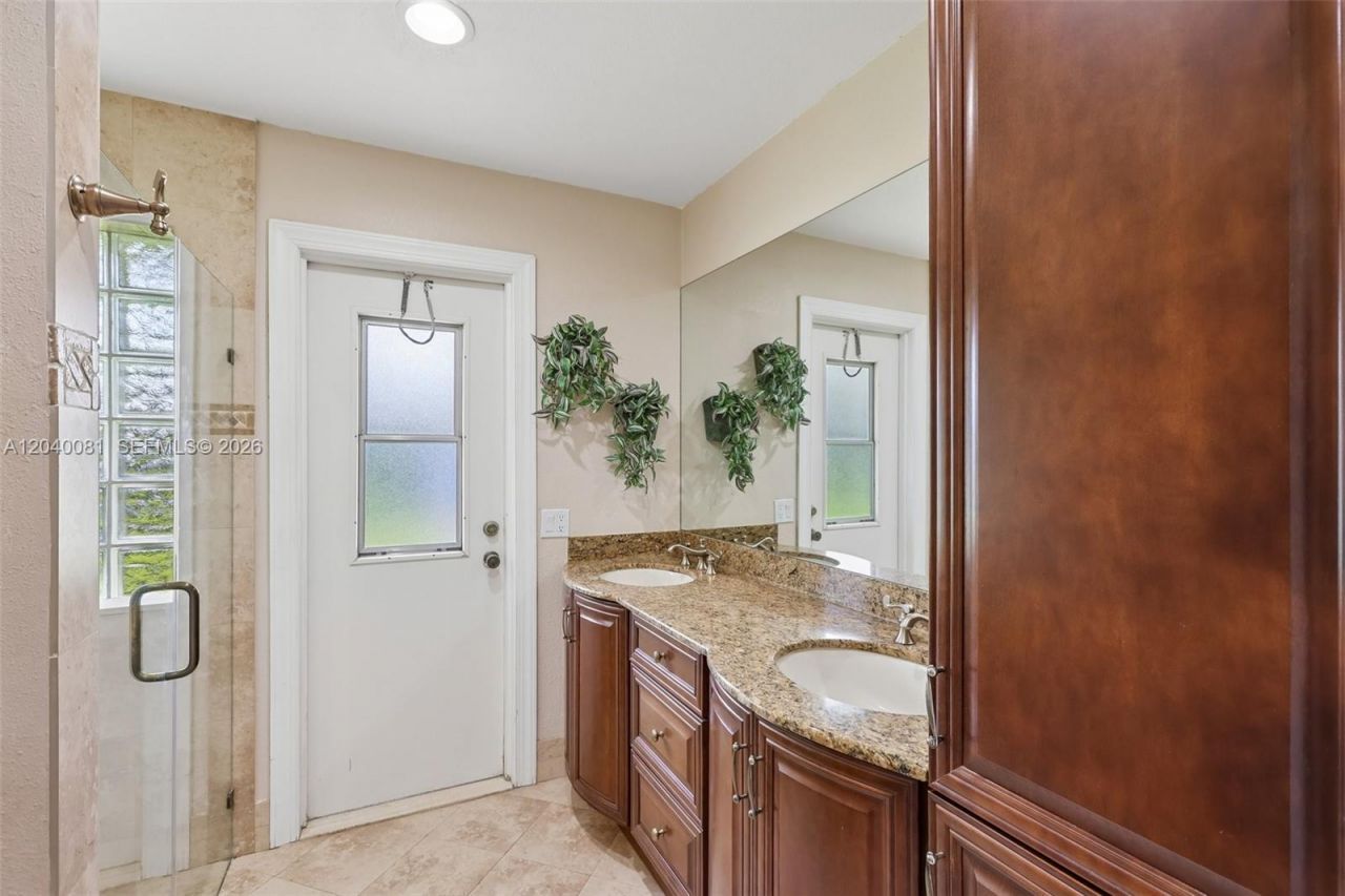 2518 NW 121st Dr, Coral Springs, FL 33065 Photo