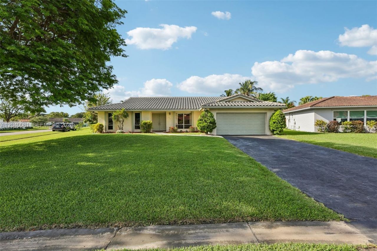 2518 NW 121st Dr, Coral Springs, FL 33065 Photo