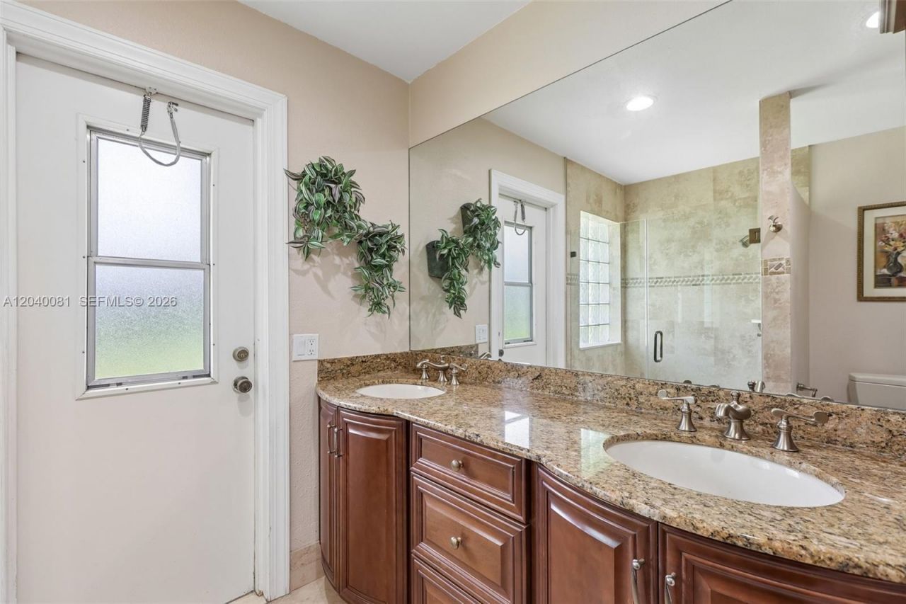 2518 NW 121st Dr, Coral Springs, FL 33065 Photo