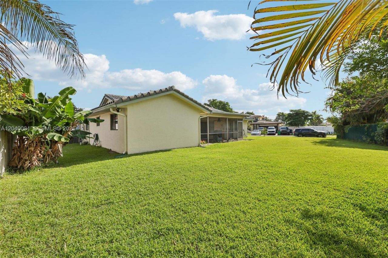 2518 NW 121st Dr, Coral Springs, FL 33065 Photo
