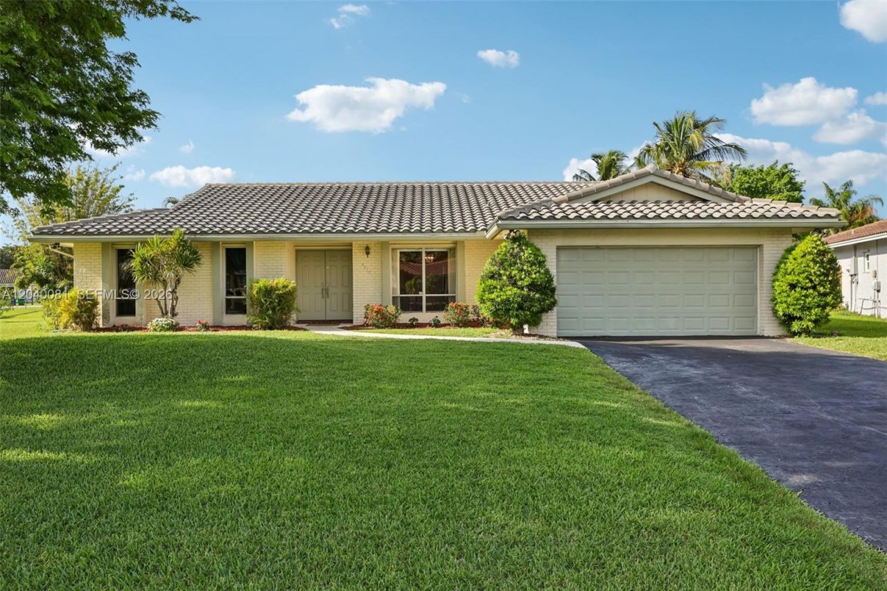 2518 NW 121st Dr, Coral Springs, FL 33065 Photo