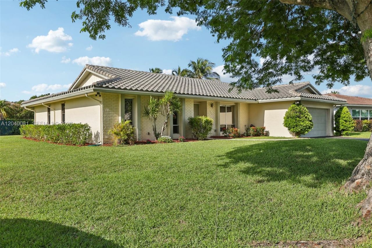 2518 NW 121st Dr, Coral Springs, FL 33065 Photo