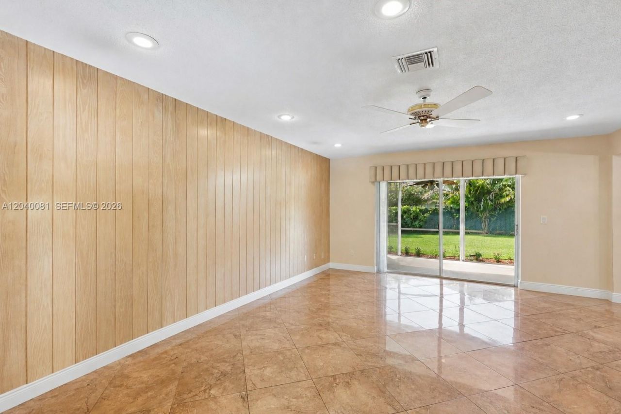 2518 NW 121st Dr, Coral Springs, FL 33065 Photo