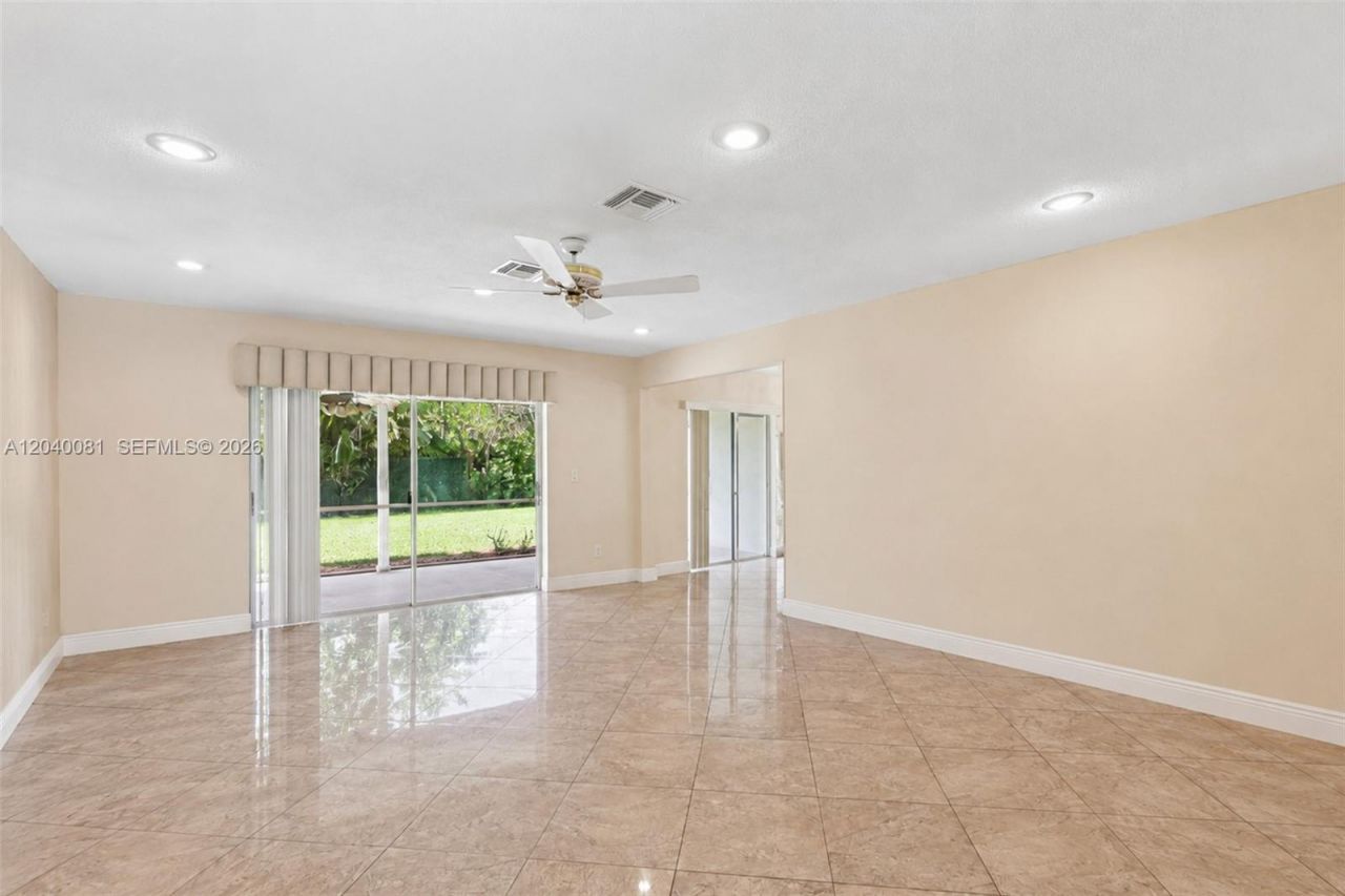 2518 NW 121st Dr, Coral Springs, FL 33065 Photo