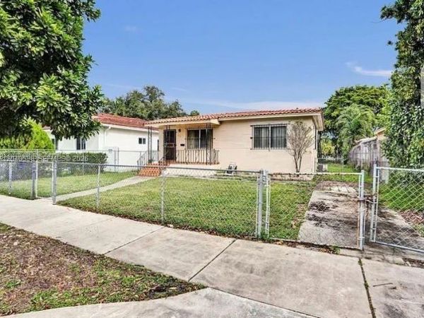 831 NW 21st Ct, Miami, FL 33138