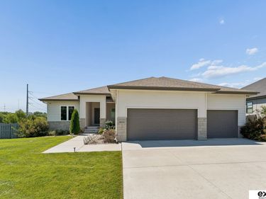 18501 Patrick Avenue, Elkhorn, NE 68022