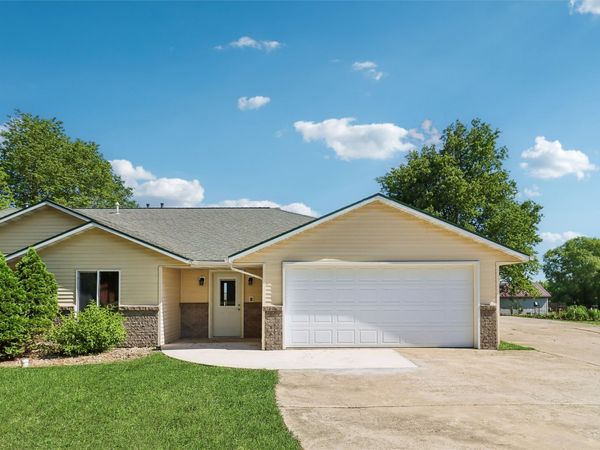 1111 Oak Street, Guthrie Center, IA 50115