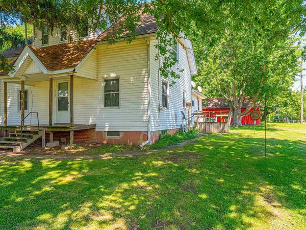 710 S CEDAR Street, Delavan, IL 61734