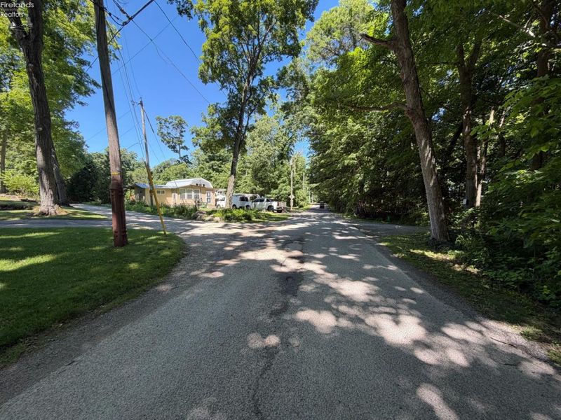 693 New Colony, Put in Bay, OH 43456 Photo 6