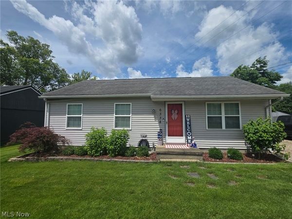 6338 S Water Street Extension SE, Uhrichsville, OH 44683