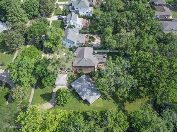 241 Coe Road , Clarendon Hills, IL 60514