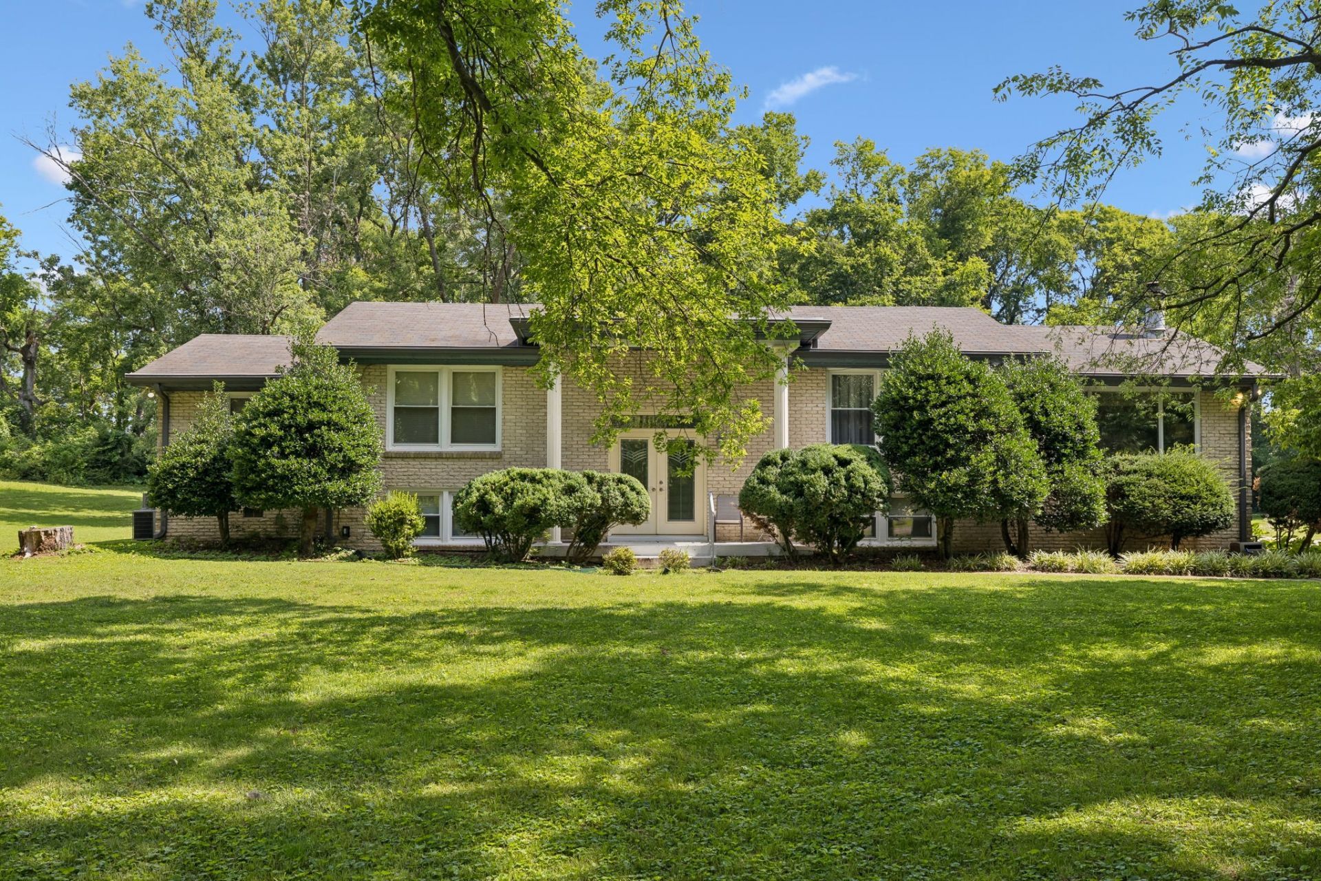 2824 Windemere Dr, Nashville, TN 37214 Main Photo