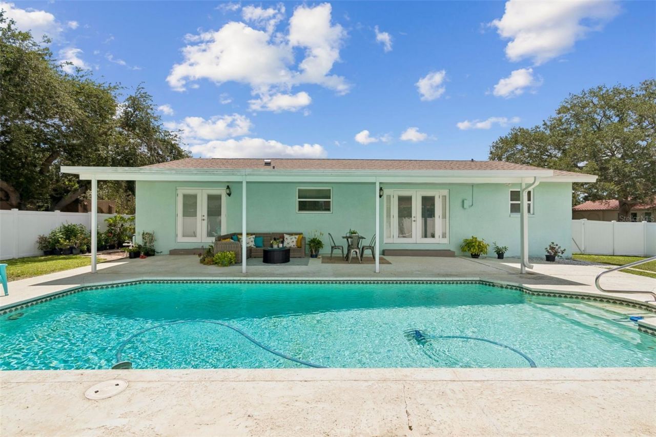 6035 19th Street Ne, Saint Petersburg, FL 33703 Photo