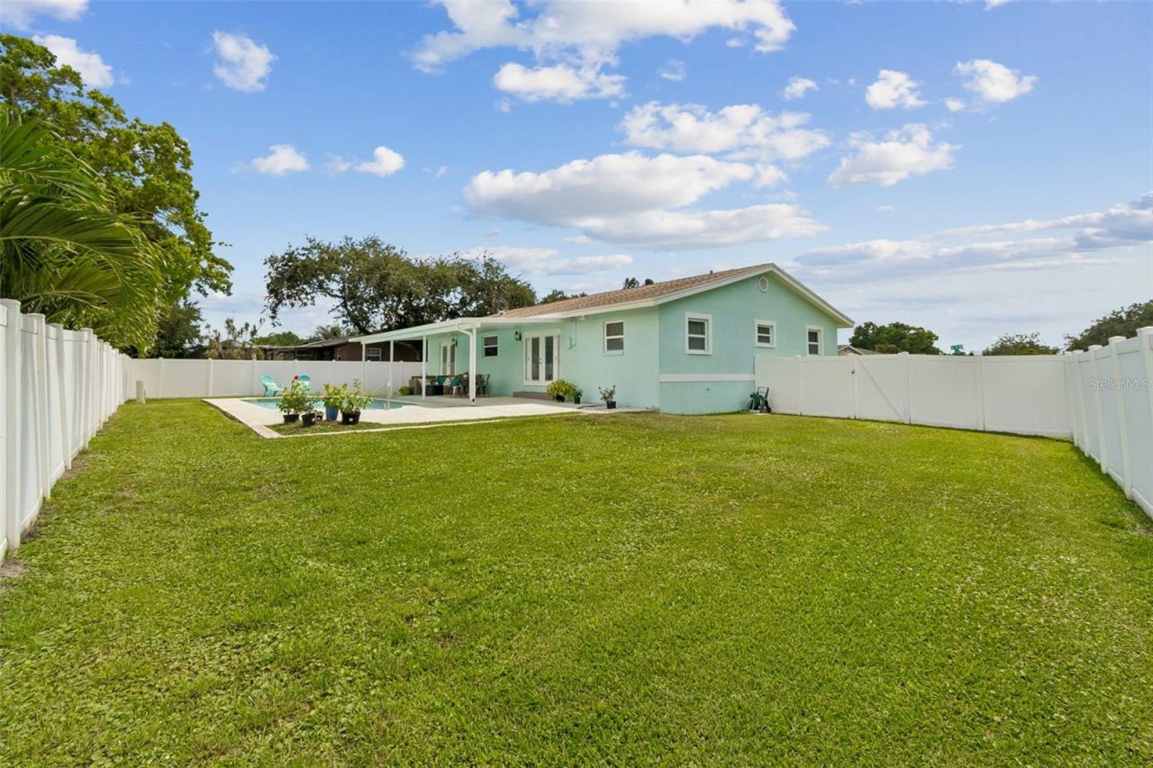 6035 19th Street Ne, Saint Petersburg, FL 33703 Photo
