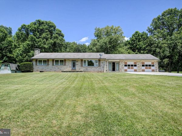 830 BLACK GAP ROAD, FAYETTEVILLE, PA 17222