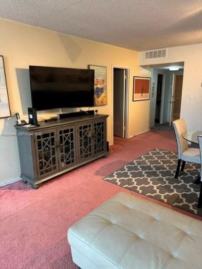 5401 Collins Ave , Unit 231, Miami Beach, FL 33140 Photo