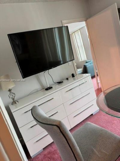 5401 Collins Ave , Unit 231, Miami Beach, FL 33140 Photo