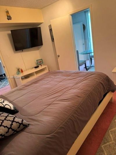 5401 Collins Ave , Unit 231, Miami Beach, FL 33140 Photo