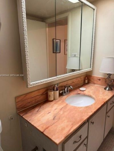 5401 Collins Ave , Unit 231, Miami Beach, FL 33140 Photo