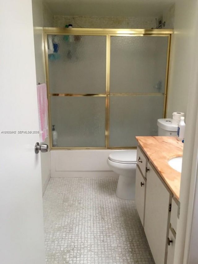 5401 Collins Ave , Unit 231, Miami Beach, FL 33140 Photo