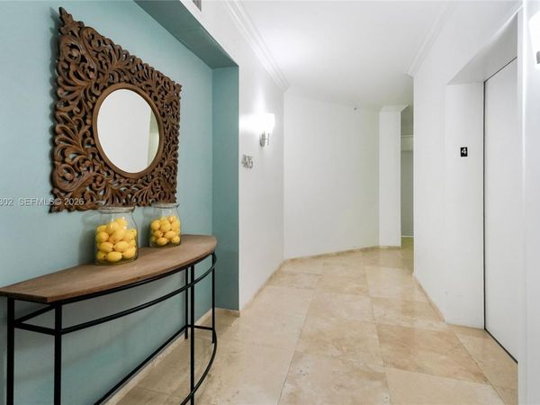 300 S Pointe Dr , Unit 405, Miami Beach, FL 33139