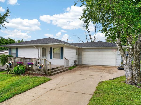 318 Wiley Boulevard NW, Cedar Rapids, IA 52405