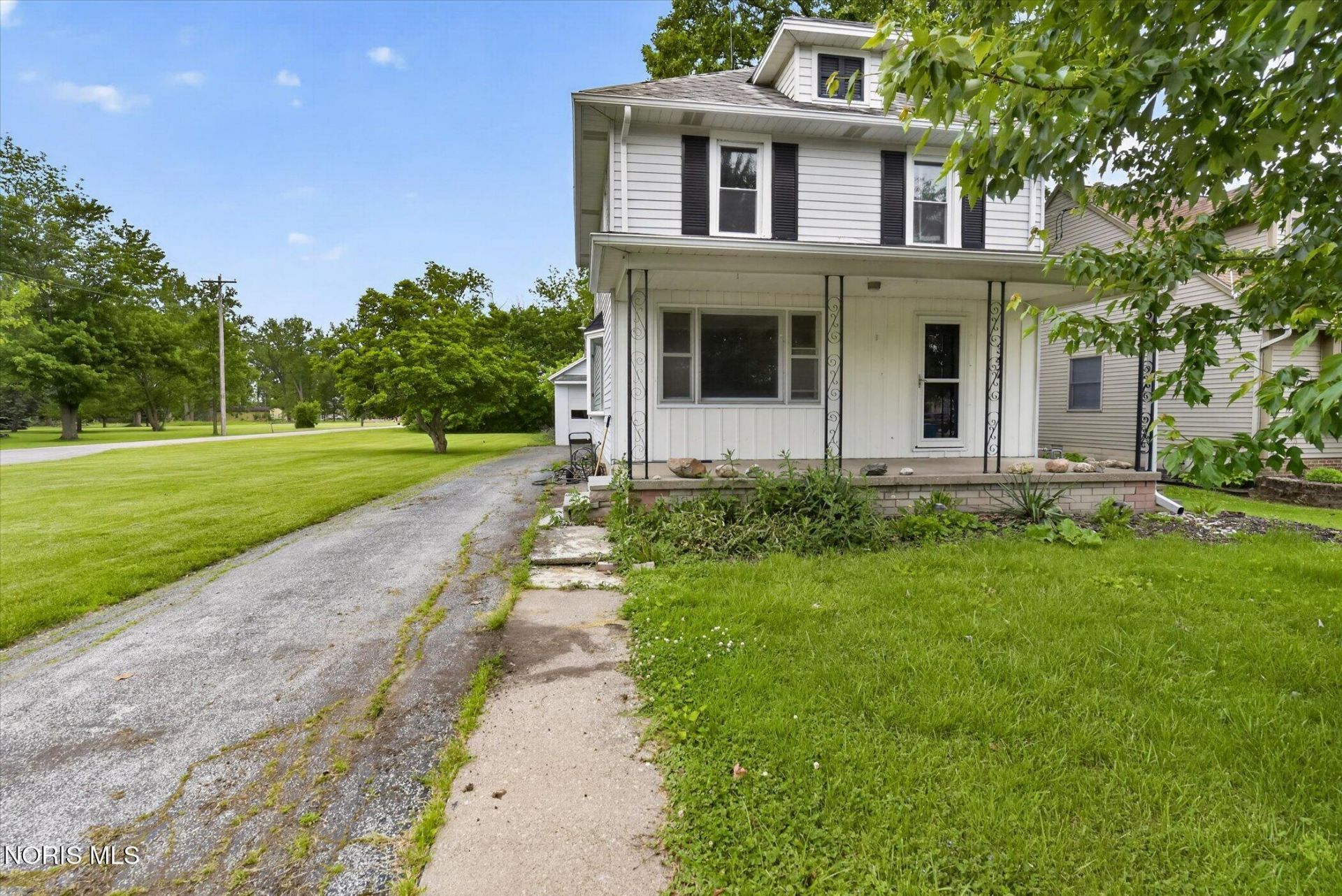 347 E Water Street, Oak Harbor, OH 43449 Main Photo
