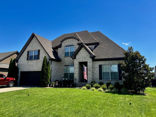 5709 Iverson Dr , Murfreesboro, TN 37127