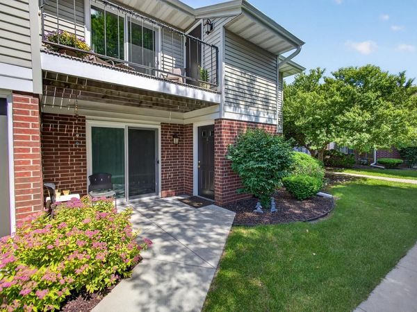 N168N11065 Ashbury CIRCLE, Unit 8, Germantown, WI 53022