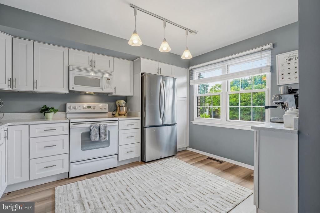 21 THEO LANE, TOWSON, MD 21204
