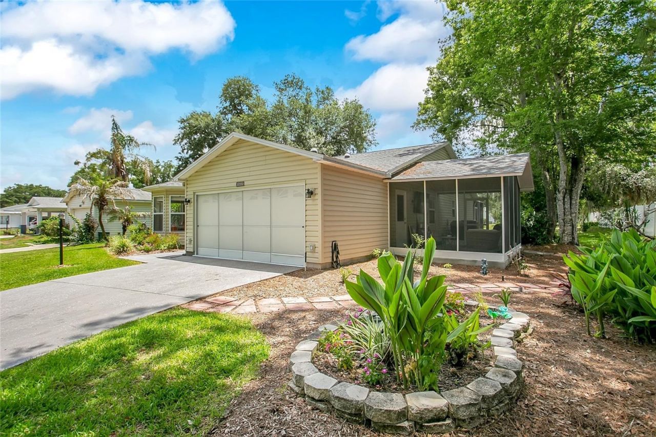 32222 Summertree Circle , Leesburg, FL 34748 Photo